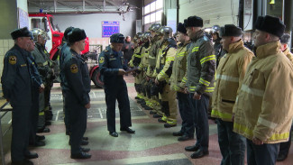 Ямальские пожарные отмечают профессиональный праздник