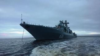 Уникальные кадры: БПК «Вице-адмирал Кулаков» замечен в районе порта Диксон
