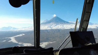 С высоты птичьего полета: специалисты совершили облет камчатских вулканов