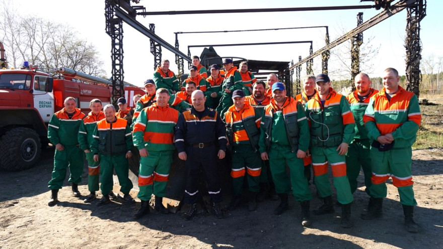 Ямальские спасатели вернулись с тушения лесных пожаров в Тюмени и Кургане 