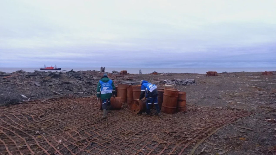 «Северный вывоз»: волонтеры очищают самую северную точку России