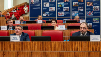 От продбезопасности до качества дорог: законодатели Тюменской области, Ямала и Югры обменялись опытом работы