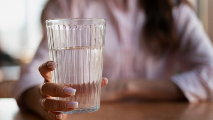 Живая или мертвая: врачи ЯНАО объяснили, полезно ли пить дистиллированную воду 