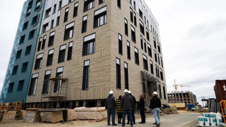 В Салехарде четыре дома в «Береговом» сдадут уже в этом году