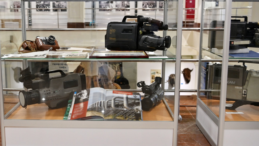 «Без десяти век»: в главном музее Ямала открылась выставка, посвященная СМИ