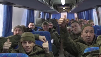 Трое ямальских военных вернулись из украинского плена