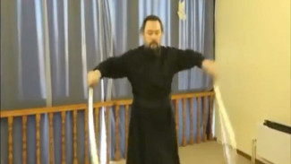 Круче, чем самурай! Видео с ямальским священником взорвало интернет