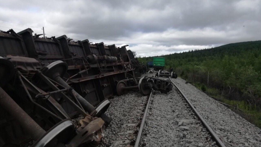 Отправление поезда Лабытнанги - Москва задерживается из-за аварии на железной дороге