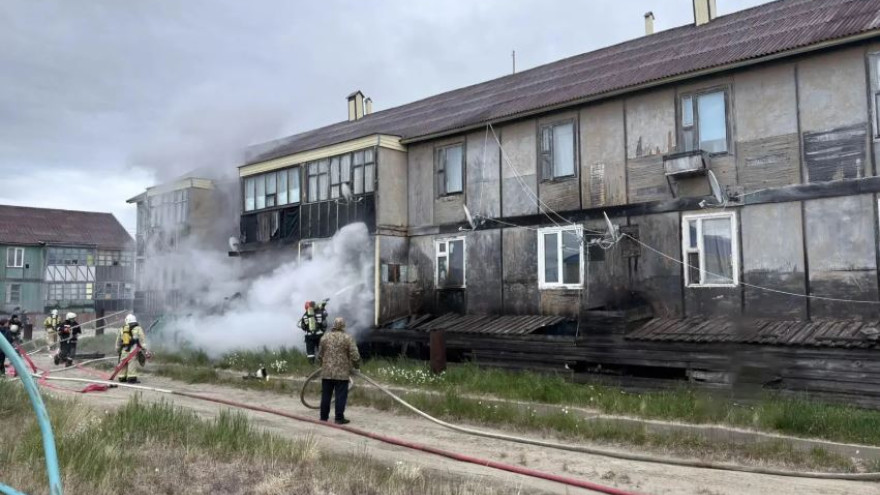 Огонь не успел уничтожить дом: пожарные спасли здание в Мысе Каменном