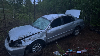 Съехали с дороги и перевернулись: в ДТП на Ямале пострадали 3 человека 