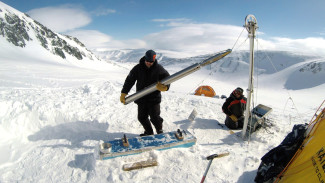 На Ямале ученые впервые в истории исследований Полярного Урала провели бурение ледника ИГАН