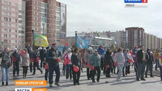 На зарядку становись! Новоуренгойцы вышли на массовый флэшмоб