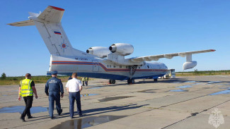 Самолет-амфибия Бе-200 прибыл на Ямал для тушения лесных пожаров