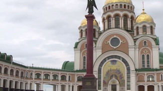 Самый большой храм Российской Арктики притягивает туристов