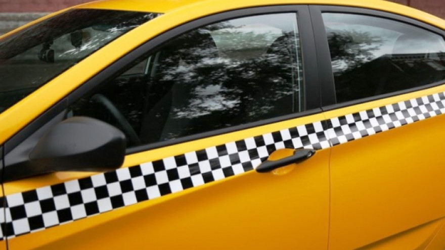 На Ямале существенно снизят стоимость лицензий для таксистов