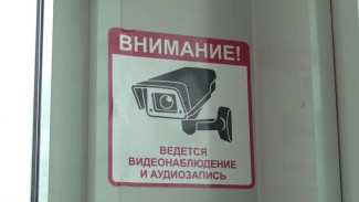 Умные камеры в Ноябрьске: помогут больному и не спустят глаз с вандала