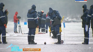 На замерзших водах Владивостока прошли практические занятия зимней школы «Айс Механикс»