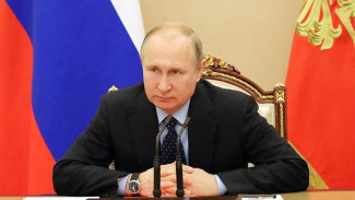 Владимир Путин призвал отбирать лицензии у наживающихся на коронавирусе аптек