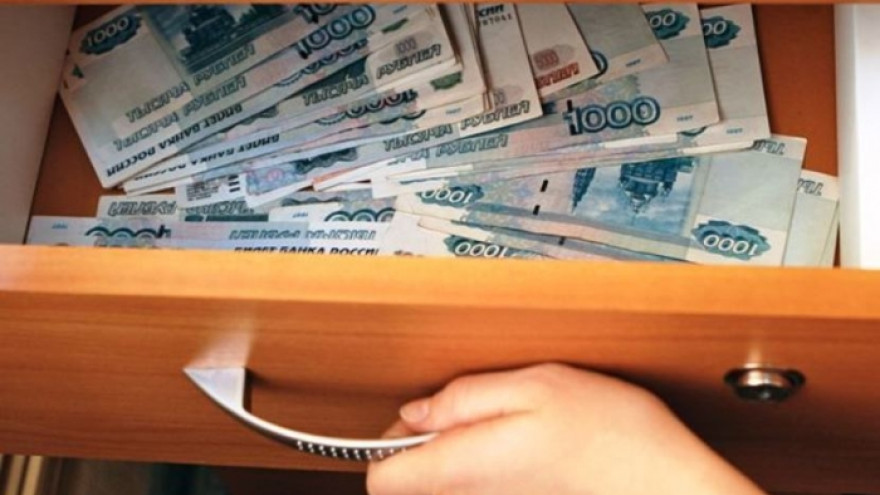 Вместо положенной пенсии жительница Ямала начисляла родственнице миллионы рублей