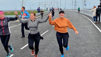 Спортсмены-любители первыми пробежали по транспортной развязке в Новом Уренгое