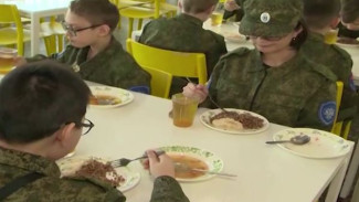 На Ямале для учеников первого казачьего класса организовали двухразовое питание