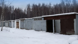 Жители Ямала экстренно оформляют в собственность гаражи и землю 