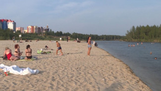 Утомленные солнцем: жители Нового Уренгоя облюбовали небезопасный пляж 