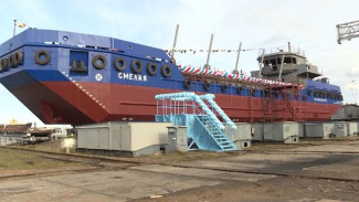 Шаланда «Смелая»: на Онежском ССЗ спустили на воду четвёртое в этом году судно