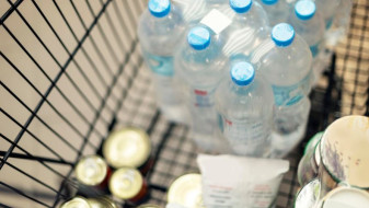 В Ноябрьске предпринимателя уличили в торговле просроченной водой