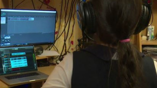 Многодетная семья из Надыма открыла студию звукозаписи в своей гостиной