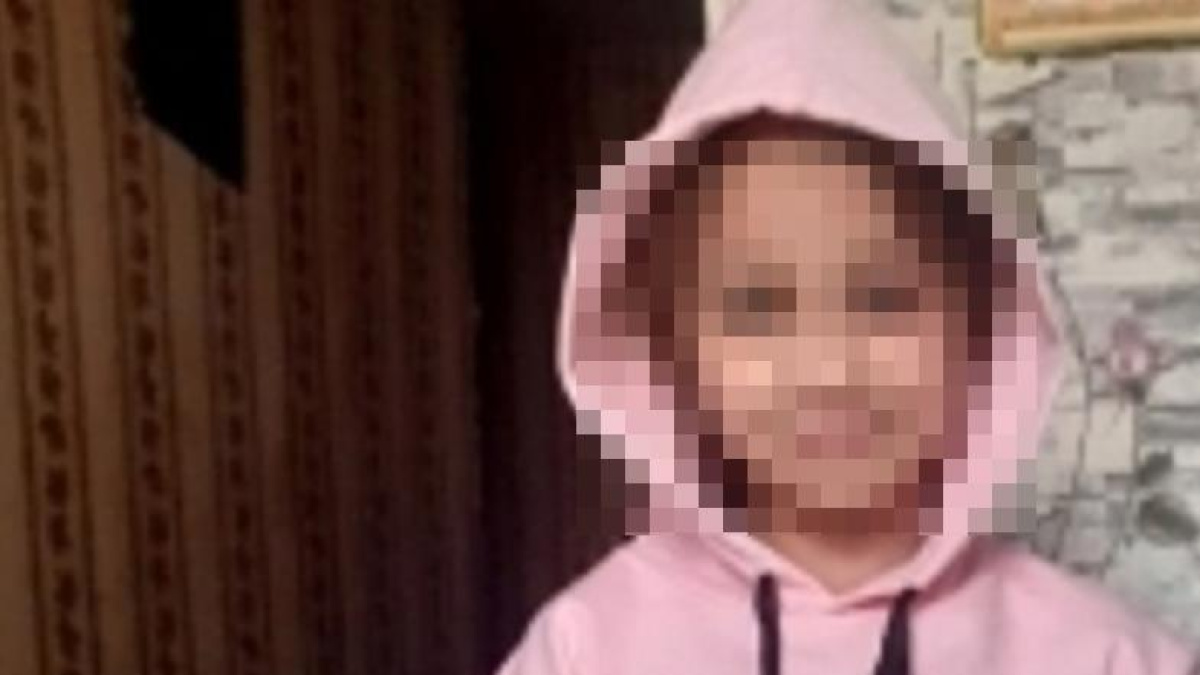 8 летняя девочка найдена. Настя Муравьева Тюмень. 8 Летняя Настя Муравьева. Фото 8 летней девочки. Пропала девочка в Тюмени.