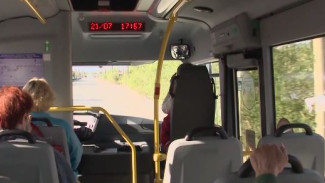 Информационные табло и утепленные стеклопакеты: в Новом Уренгое на линию вышли экоавтобусы
