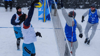 В ЯНАО стартовал первый этап чемпионата России по волейболу на снегу