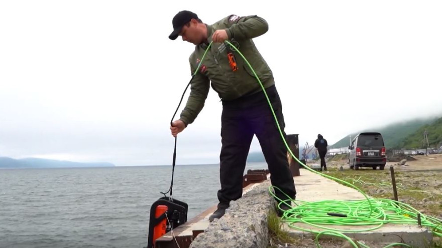 В Охотском море завершают очистку дна от затонувших лодок
