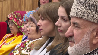 Депутаты 10 российских дум завершили двухдневный диалог на Ямале