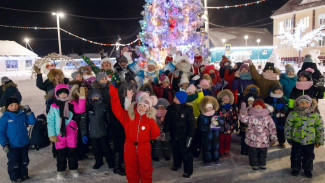 Ямальским детям из отдельным сёл «Газпром нефть» подарила «Новогоднюю сказку»