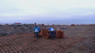 «Северный вывоз»: волонтеры очищают самую северную точку России