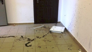 В Ноябрьске дебошир разгромил вырванной батареей двери квартир