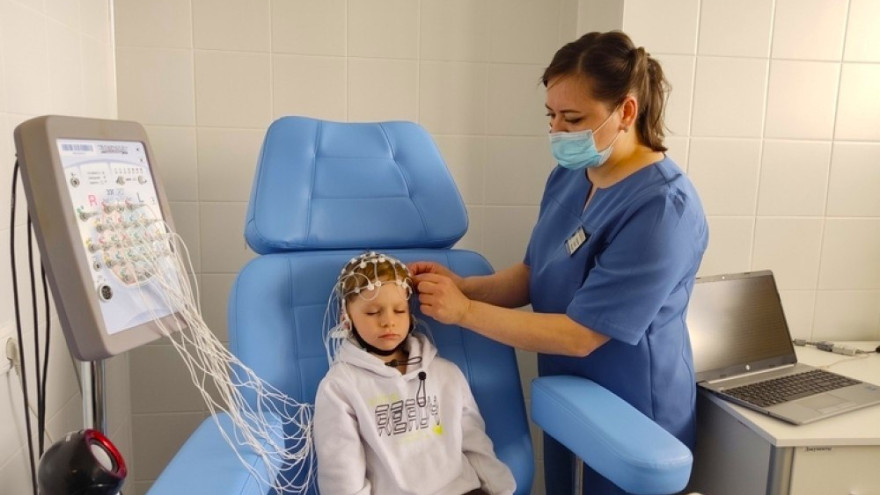 Больница Муравленко получила электроэнцефалограф для диагностики эпилепсии