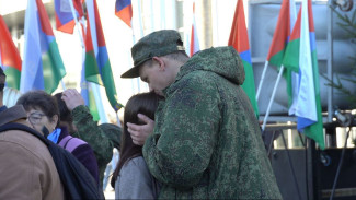 Ямальских мобилизованных бойцов торжественно проводили в Тюмени