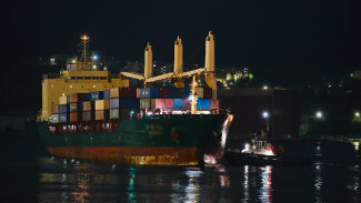 Первый китайский контейнеровоз New New Shipping прибыл в Мурманск по Севморпути