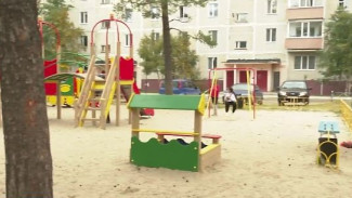 Безопасное детство: на детские площадки Муравленко с ревизией нагрянули общественники 