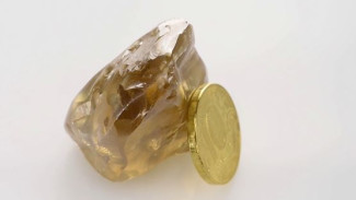 Самый большой цветной алмаз в России весом в 236 карат обнаружили в Якутии