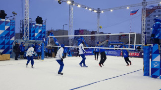 В Новом Уренгое стартовал чемпионат России по снежному волейболу