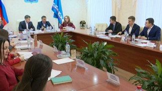 Новые идеи и итоги работы: молодежный парламент Ямала провел пленарное заседание