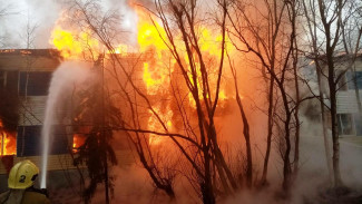 В Надыме сгорел жилой многоквартирник (ВИДЕО)