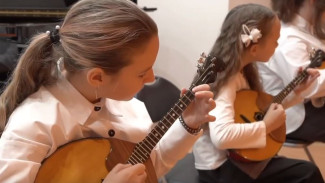 На Ямале продолжают обновлять фонд инструментов в музыкальных школах 