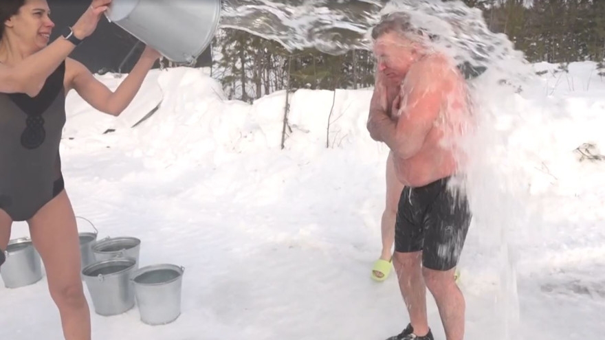 В Ноябрьске в 30-градусный мороз прошёл турнир по силовым шашкам