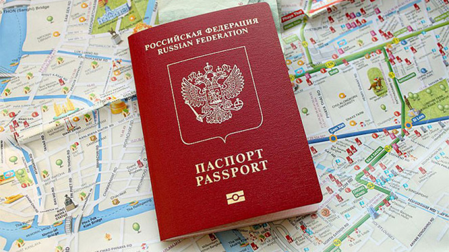 Совет Федерации одобрил закон о сокращении срока выдачи загранпаспортов
