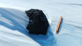 Российские ученые нашли в Антарктиде 2 метеорита